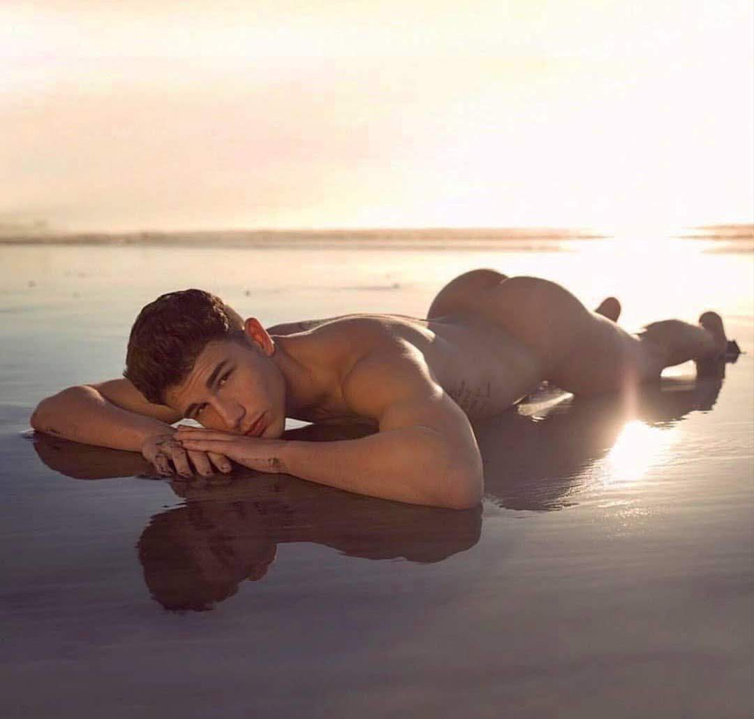 10月28日～11月2日　沖縄本島の秘密のビーチでヌードヨガ♪