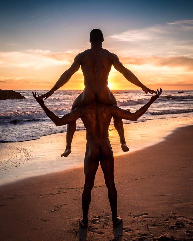 10月28日～11月2日　沖縄本島の秘密のビーチでヌードヨガ♪