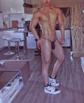 5月4日(木・祝)20:00&13日(土)19:00~パンイチ、褌、競パン、全裸OK飲み会!@新宿御苑前 1660x2048 504.7kb