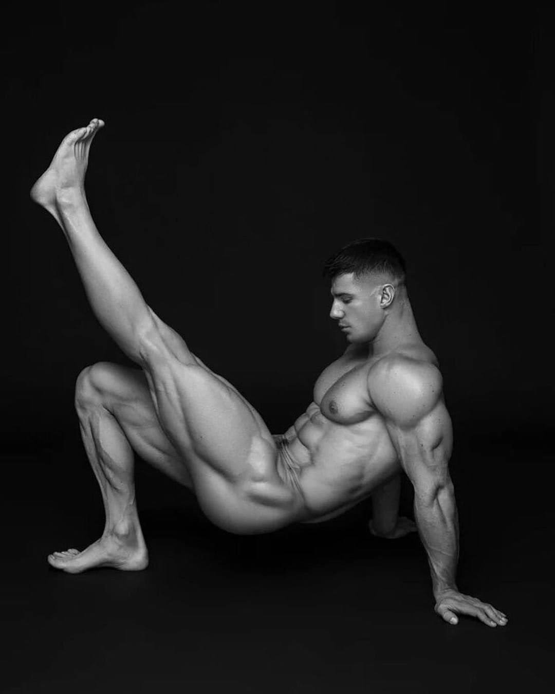 【ヌード自重トレーニング＠新宿御苑前】毎週火曜日19：30～21：00