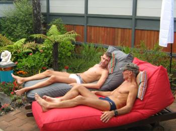 8月13日（日）19：00～パンイチ、褌、競パン、全裸OK飲み会！@熊谷 450x337 187.6kb