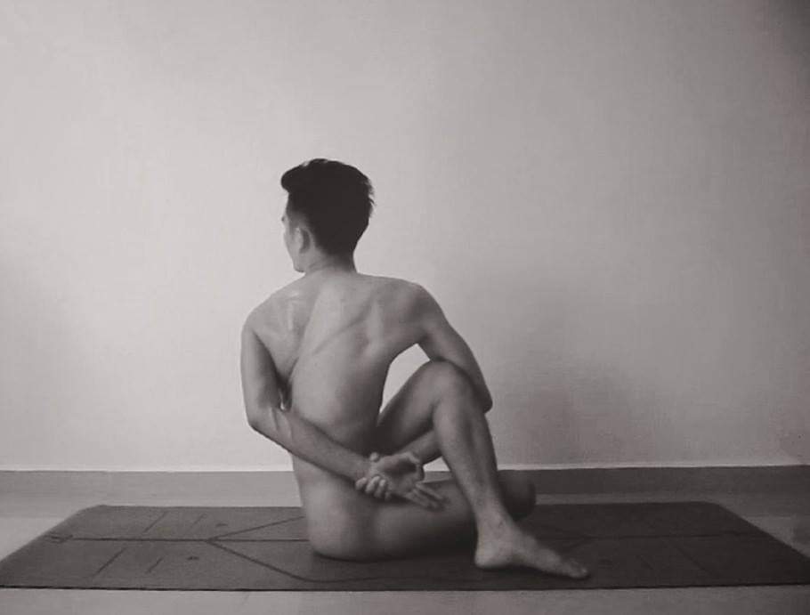 9月★新宿でヌードヨガ、ペアヨガ、まぐわい、筋トレ、ピラティス★グループレッスン（着衣レッスンもあり）