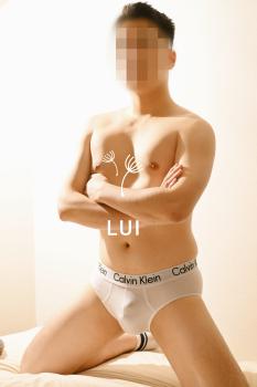 昭和のイケメン俳優のような超かっこいい顔立ち 3712x5568 2917kb