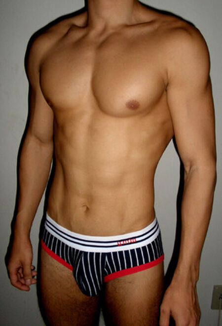 東京で究極の癒しを求めるなら ― レッドライン東京ゲイマッサージ体験記 300x440 40.9kb