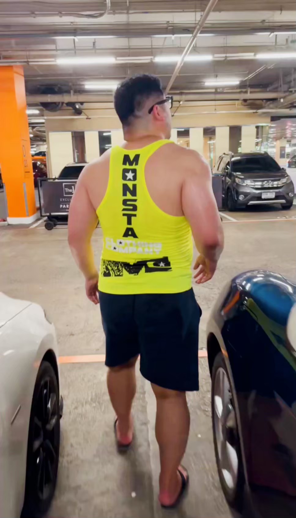 1️⃣歩合70%以上確約💴 2️⃣プロトレーナーによる筋トレ指導💪new!