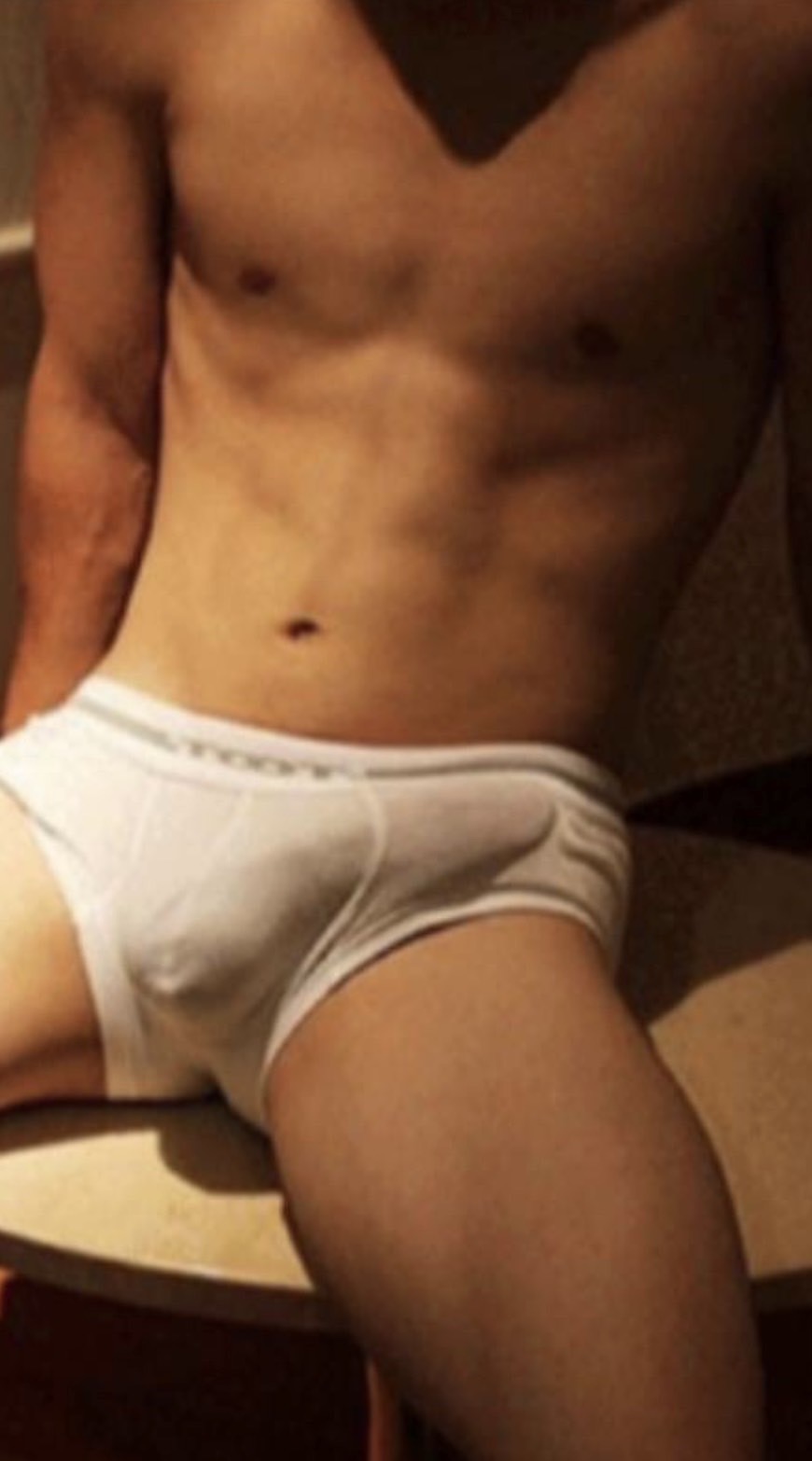 【東京・渋谷】ゲイマッサージならRED LINE TOKYO｜イケメンスタッフ多数在籍・癒しと興奮の特別体験